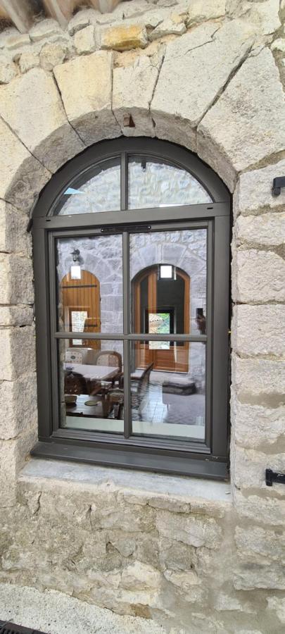 Magnifique maison en coeur de Balazuc, proche plages ardèche Extérieur photo