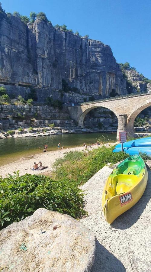 Magnifique maison en coeur de Balazuc, proche plages ardèche Extérieur photo