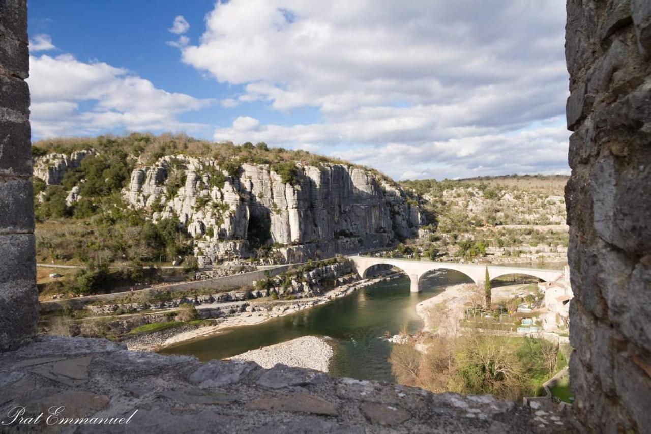 Magnifique maison en coeur de Balazuc, proche plages ardèche Extérieur photo