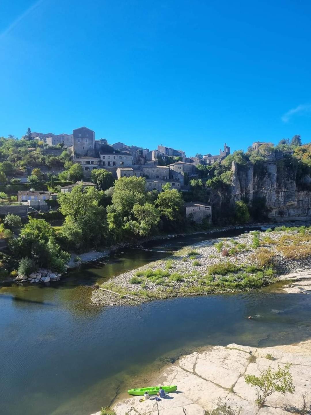 Magnifique maison en coeur de Balazuc, proche plages ardèche Extérieur photo