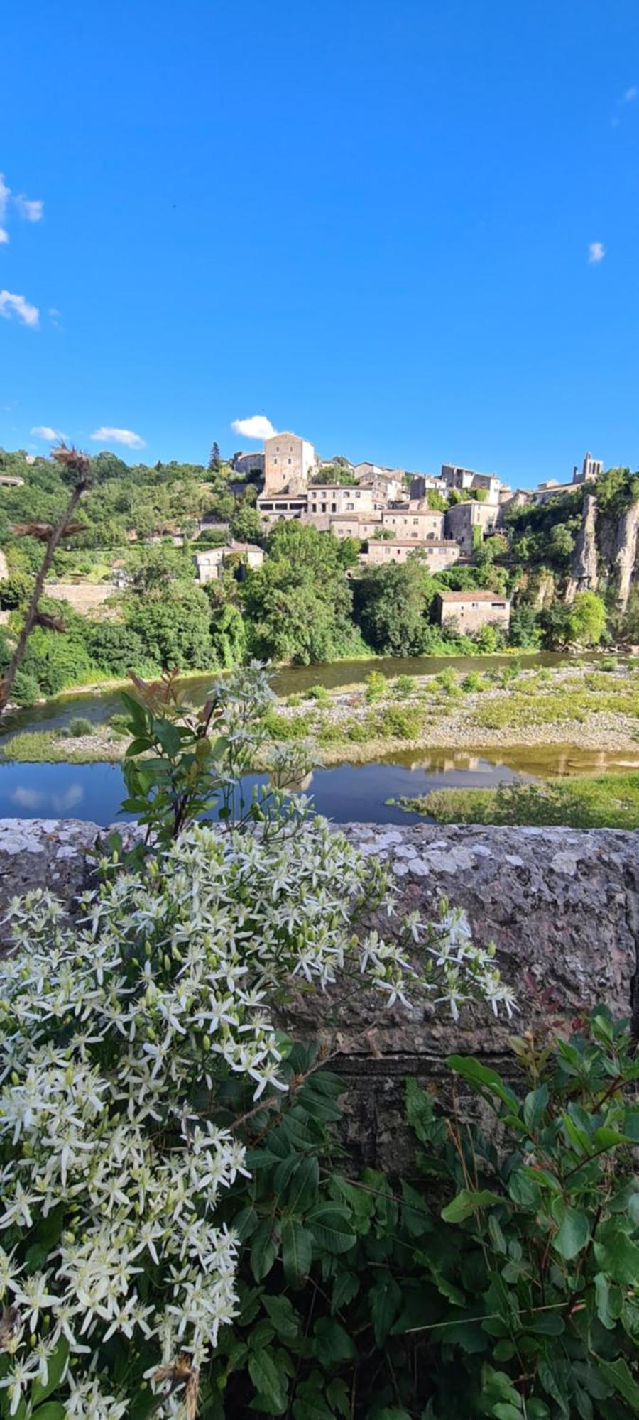 Magnifique maison en coeur de Balazuc, proche plages ardèche Extérieur photo