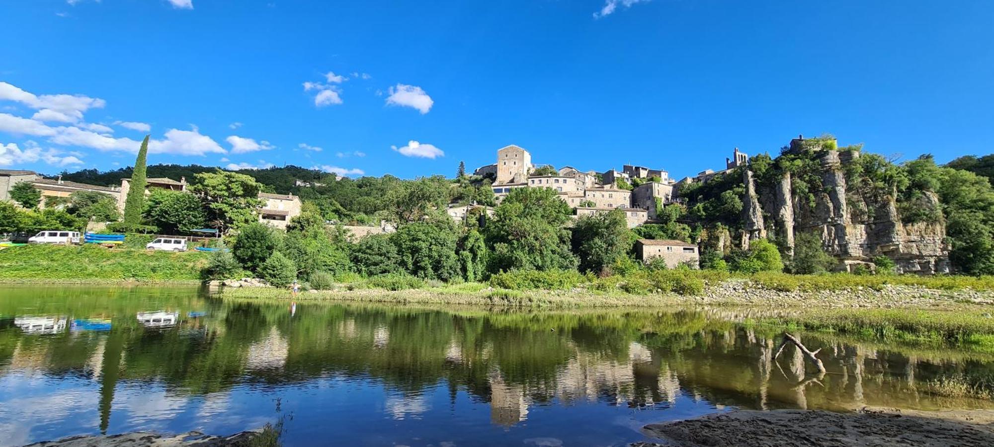 Magnifique maison en coeur de Balazuc, proche plages ardèche Extérieur photo